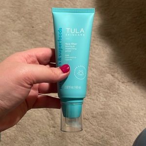 Tula facial blurring and moisturizing primer
